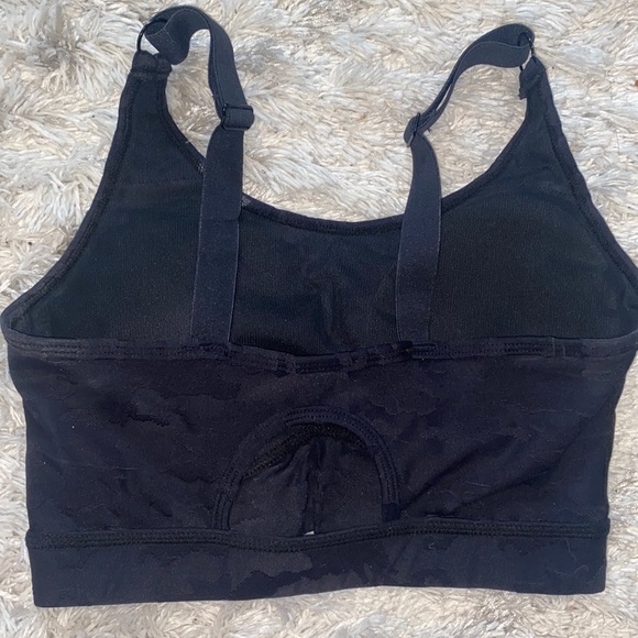 Black camo padded sports bra in size small. - Picture 3 of 3